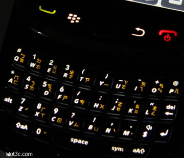 [RIM] 觸控滑蓋鍵盤 BlackBerry Torch 評測